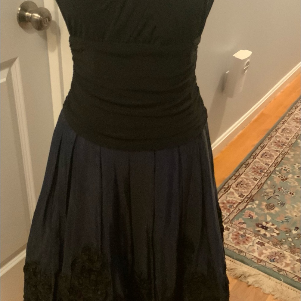 NWOT Fashionable dress, sleeveless, black with blue decorative bottom. Size 10 - Picture 4 of 10